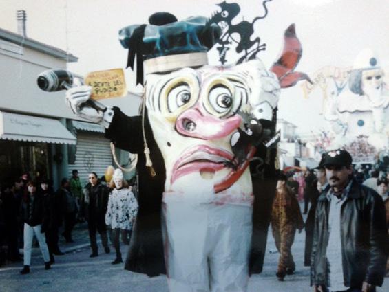 Il dente del giudizio di Roberto De Leo - Maschere Isolate - Carnevale di Viareggio 1997