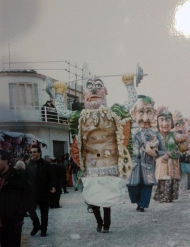 Il pan...forte di Liviana Pagnini - Maschere Isolate - Carnevale di Viareggio 1997