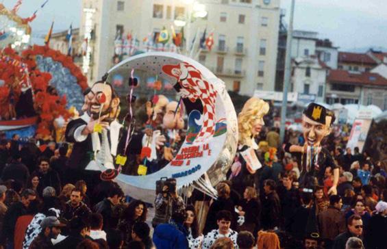 Prendi la maschera e vieni a Viareggio di Marco Dolfi - Mascherate di Gruppo - Carnevale di Viareggio 1997