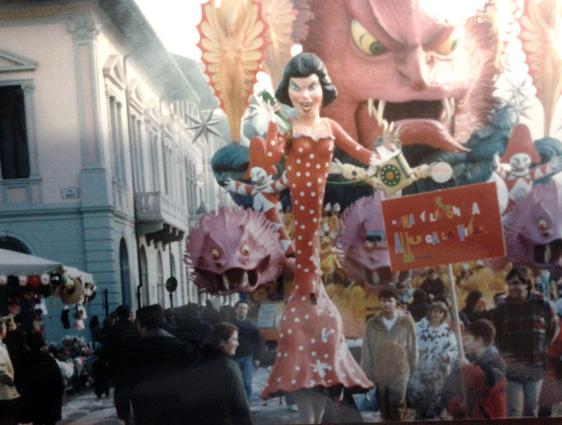 Una telefonata allunga la vita di Mario Beghè - Maschere Isolate - Carnevale di Viareggio 1997