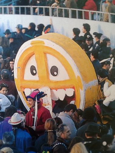 A voi di Gianluca Orlandi - Maschere Isolate - Carnevale di Viareggio 1998