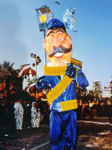 Il metronotte di Iacopo Allegrucci - Maschere Isolate - Carnevale di Viareggio 1998