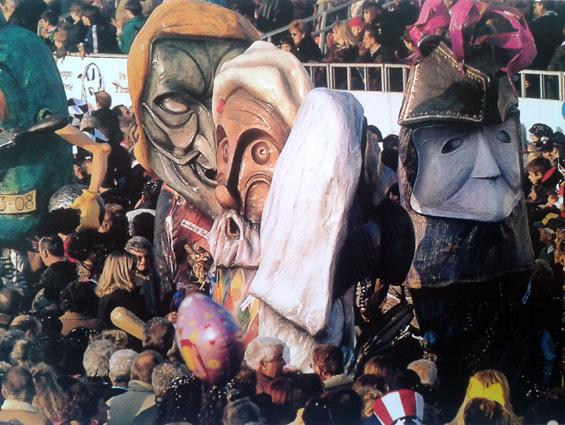 Mascheriamoci di Adolfo Milazzo - Mascherate di Gruppo - Carnevale di Viareggio 1998