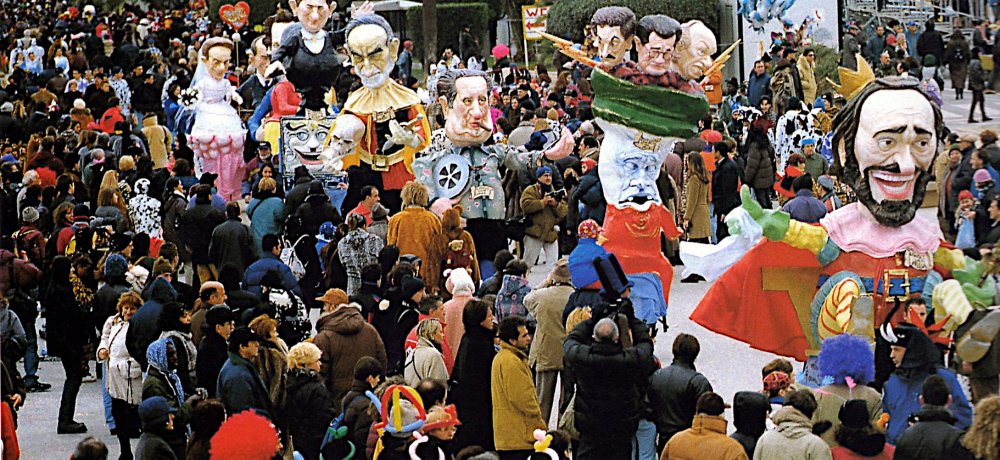 A ciascuno il suo di Luciano Tomei - Mascherate di Gruppo - Carnevale di Viareggio 1999