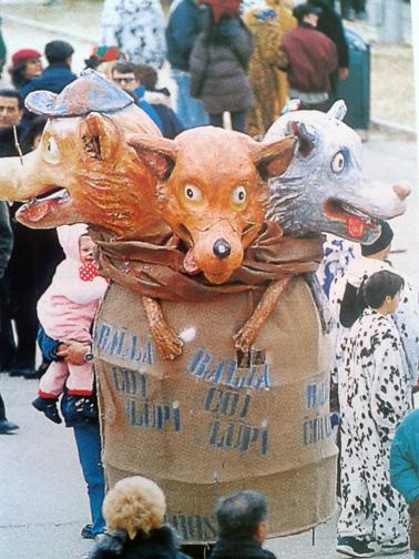 Balla coi lupi di Giorgio e Luciano Rossi - Maschere Isolate - Carnevale di Viareggio 1999