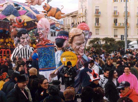 Bombardini all’italiana di Floriano Marchi - Mascherate di Gruppo - Carnevale di Viareggio 1999