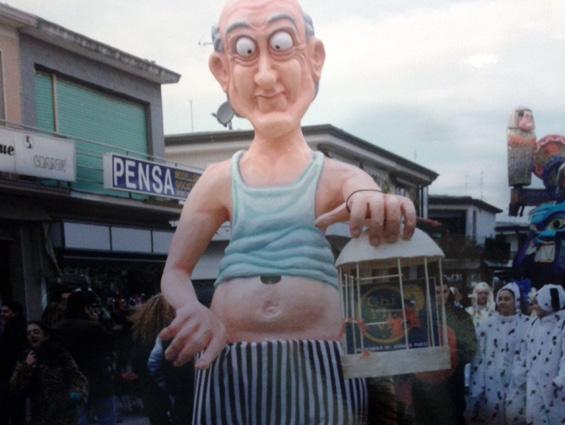 Chi l’ha visto? di Gionata Pucci - Maschere Isolate - Carnevale di Viareggio 1999