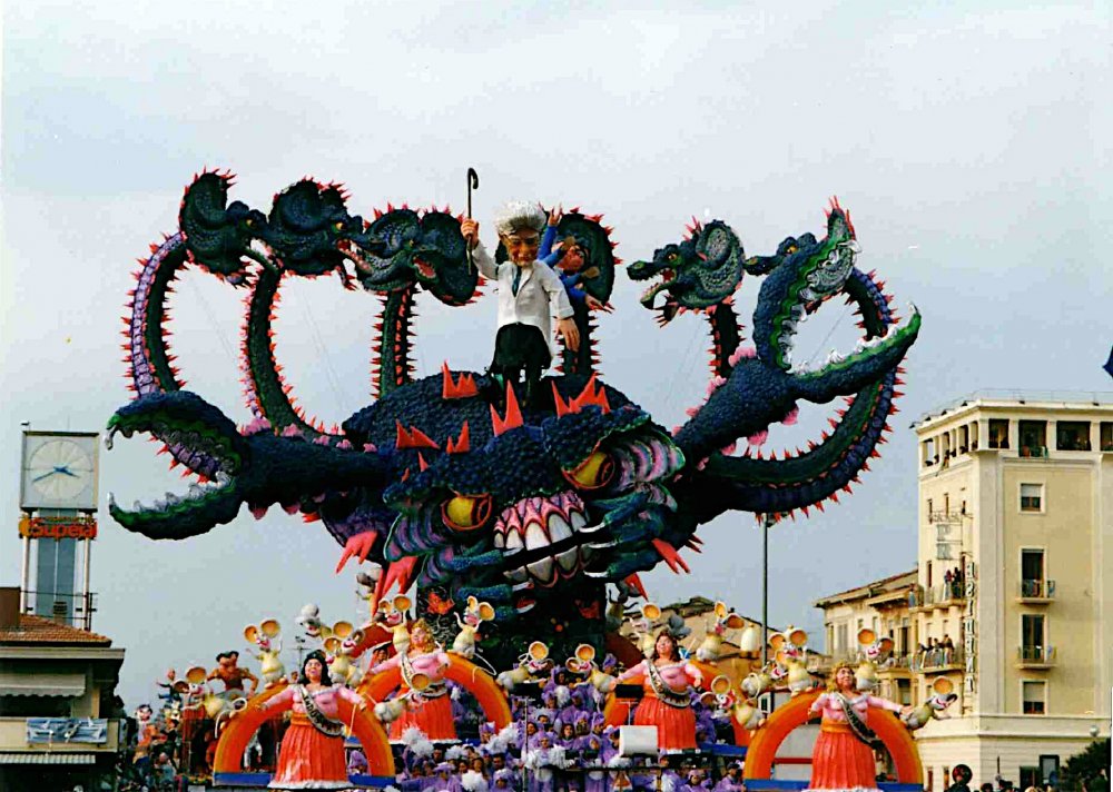 Di Bella e la bestia di Fabrizio Galli - Carri grandi - Carnevale di Viareggio 1999
