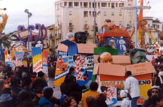 Di che pasta sei? di Marco Dolfi - Mascherate di Gruppo - Carnevale di Viareggio 1999