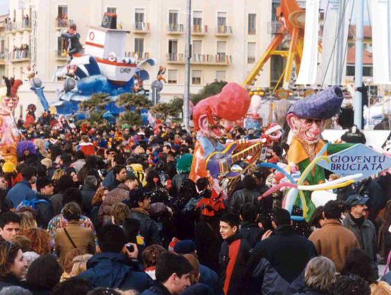 Gioventù bruciata di Riccardo Luchini - Mascherate di Gruppo - Carnevale di Viareggio 1999