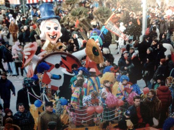 La ruota di Rione Migliarina - Fuori Concorso - Carnevale di Viareggio 1999