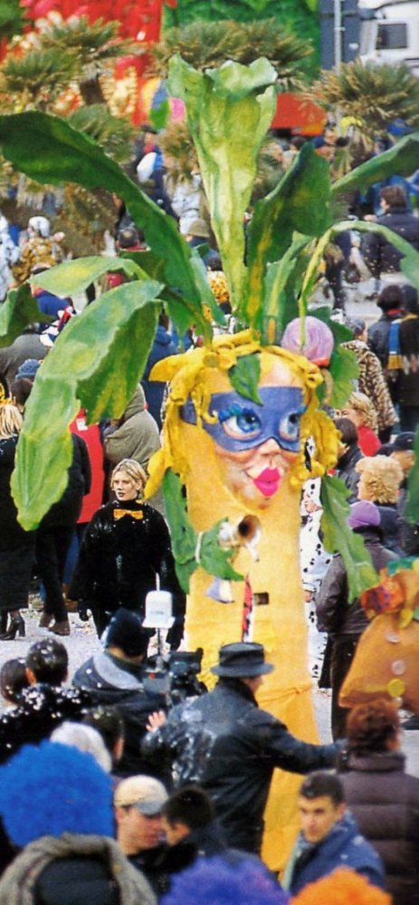 La... rapina di Paola Benedetti - Maschere Isolate - Carnevale di Viareggio 1999